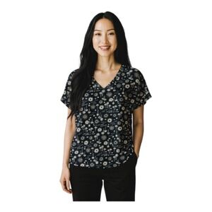 Sonoma V neck short sleeve size Medium top.